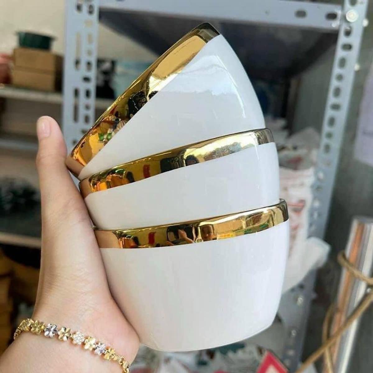 BỘ 6 BÁT SỨ TRẮNG VIỀN VÀNG CAO CẤP KÈM ĐŨA TMARK (KIỆN 20 BỘ)