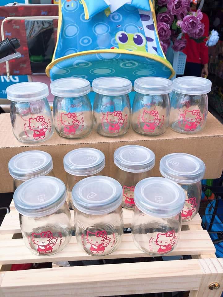 HŨ SỮA CHUA HELLO KITTY (KIỆN 240 LỌ)