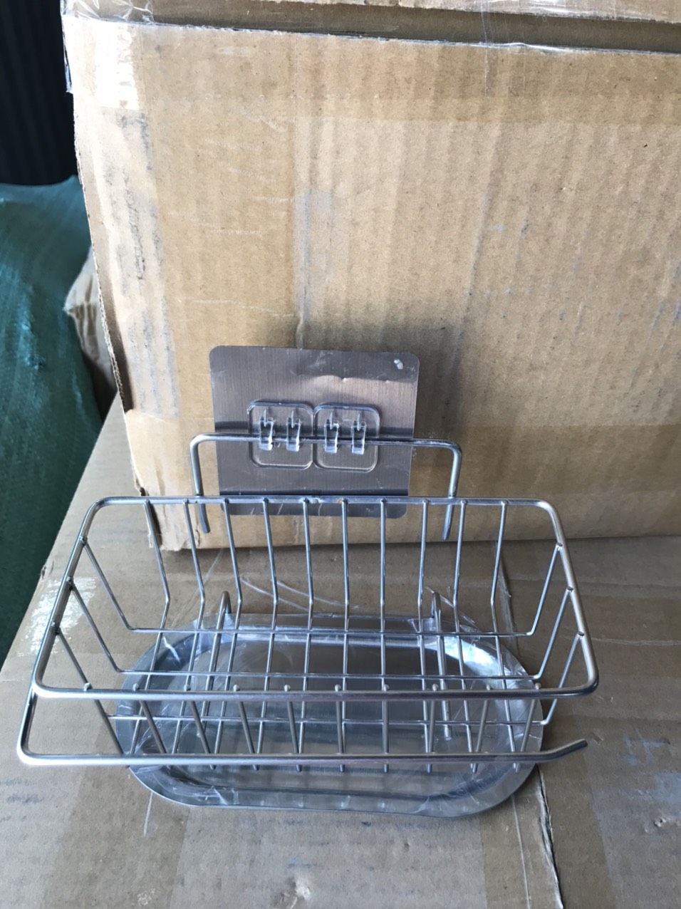 KỆ INOX CÓ MÁNG HỨNG (KIỆN 70 CÁI)
