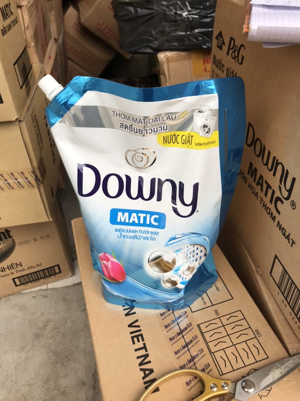 THÙNG 4 GÓI NƯỚC GIẶT QUẦN ÁO DOWNY